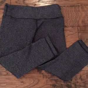 Cropped Lululemon Wunder Under leggings sz 6